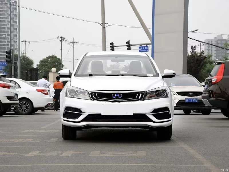 Заводское более высокое качество седан для ремонта подержанных автомобилей Geely Emgrand 1.5L MT 5