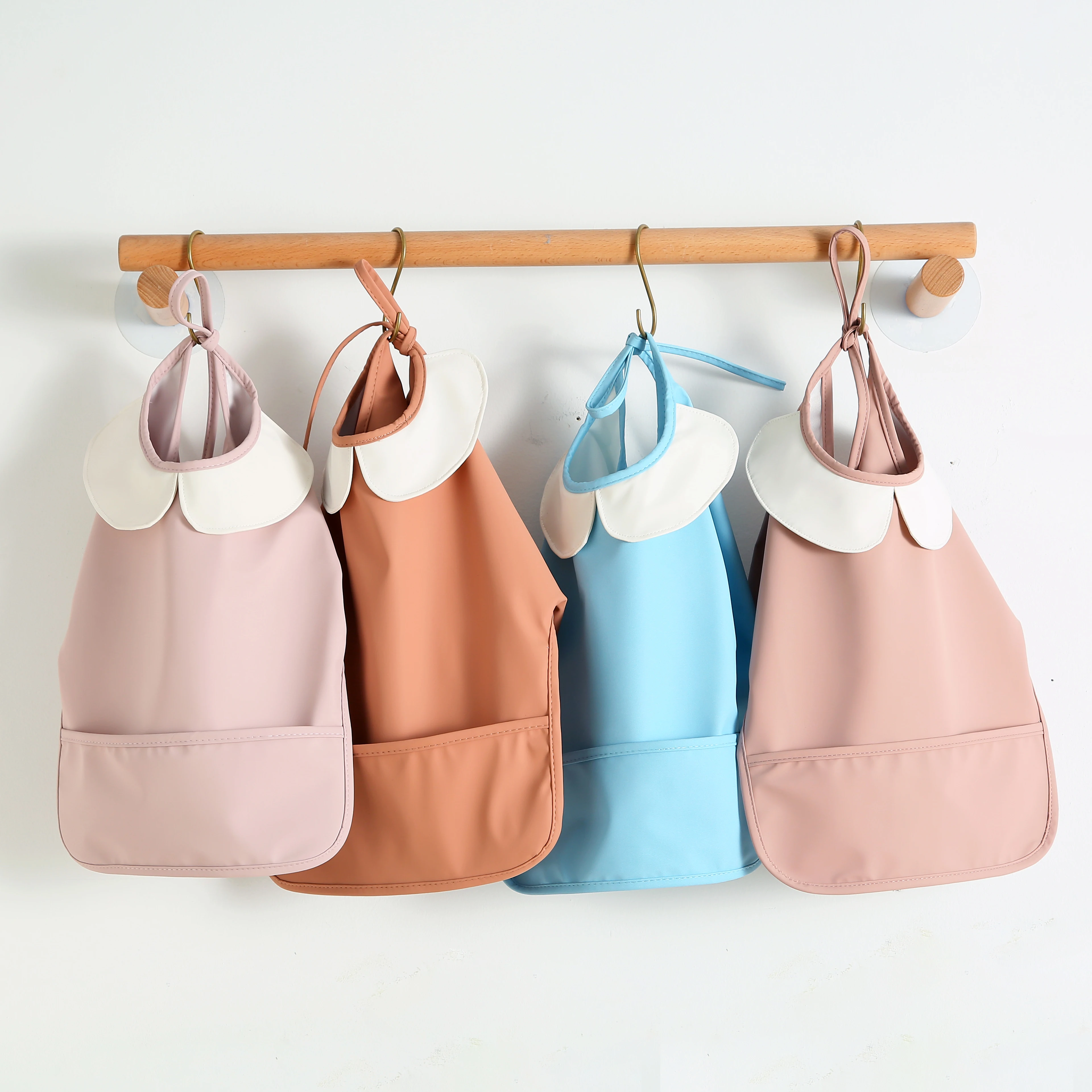 Natucare bright waterproof baby long sleeve bib baby apron with round tray