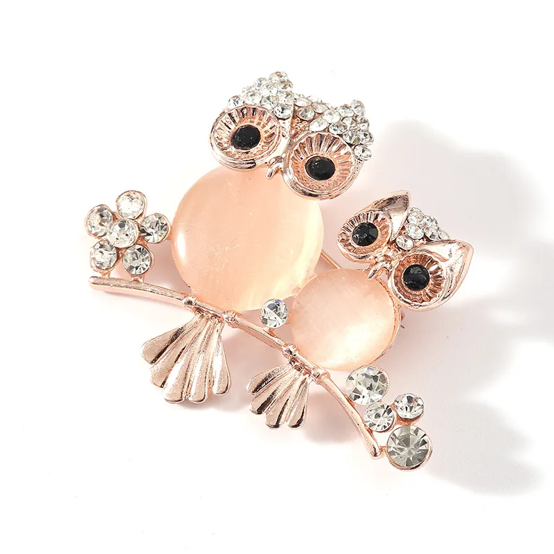 2021 new fashion pearl diamond flower brooch alloy inlaid diamond all-match clothes women accessories pin