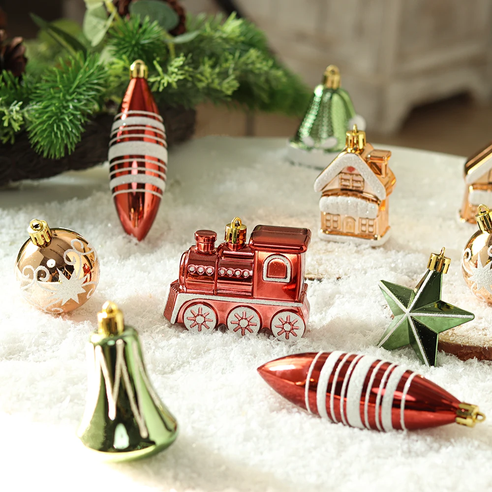 New Design Plastic Group Pack with Hand Painted Tree Hanging Ornaments