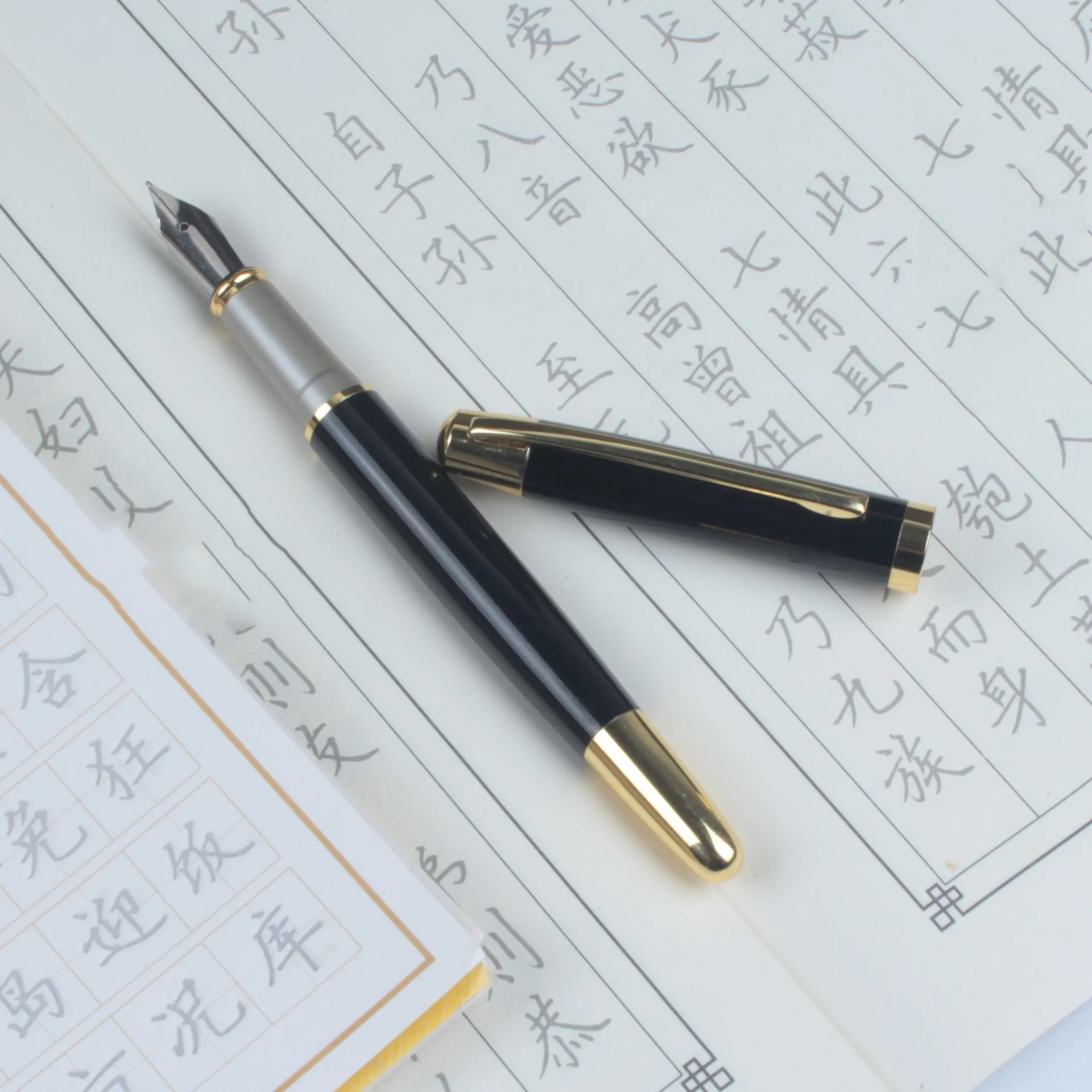 Wholesale Luxury Metal Ink Pens Custom Logo Decorative Fountain Pens Smooth Writing Set for Students