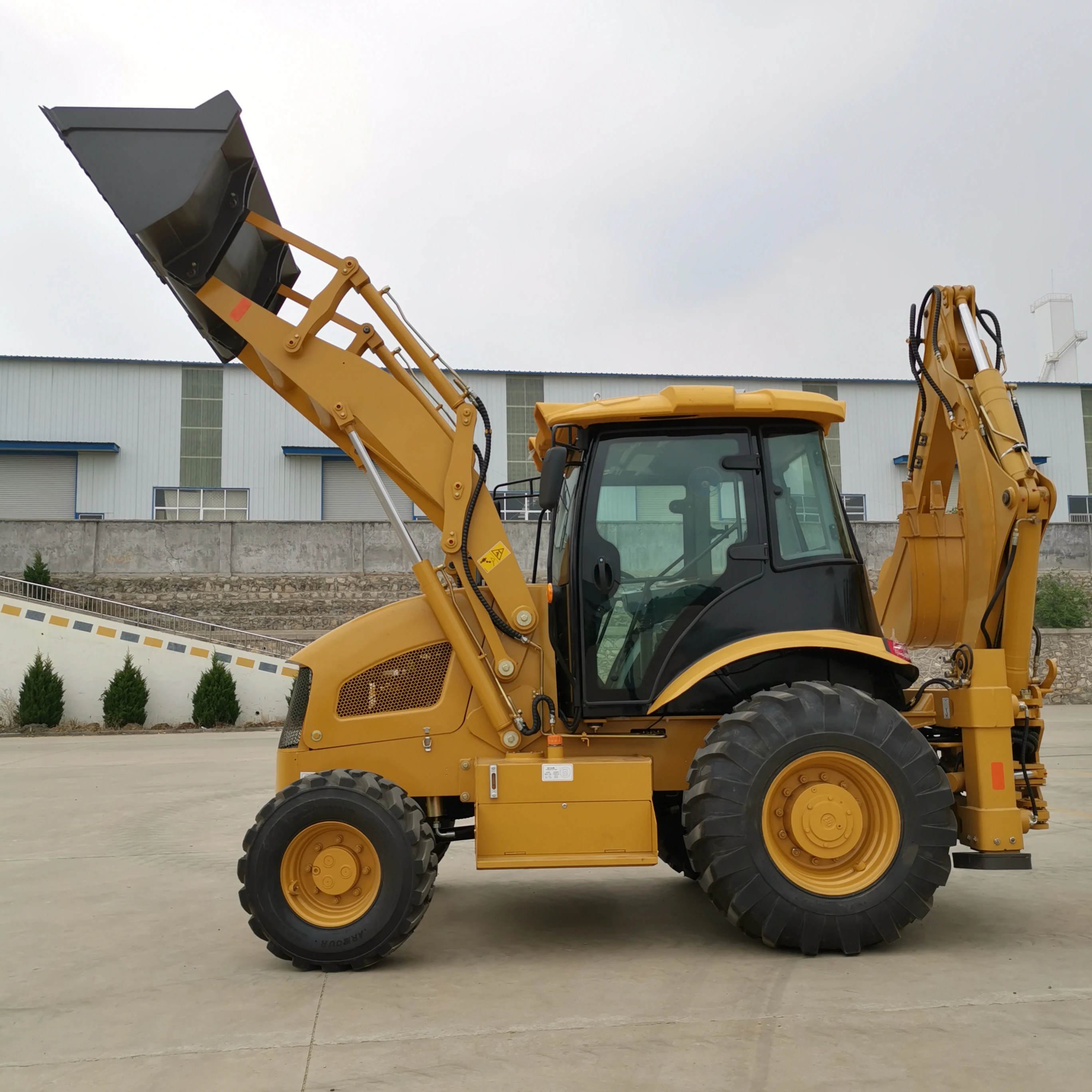 Mini Wheel Backhoe Excavator Loader 2.5 Ton Compact Earth-moving Machinery Retroexcavadora Front Loader YUCHAI / CUMMINS Engine
