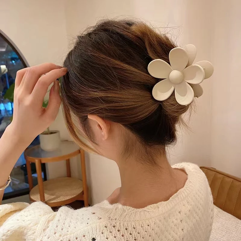 2022 Korean Hair Accessories Milk Tea Color Coffee Color Hair Grab Clip Women Girls Ladies Plastic Hair Clips Claw Hairgrips