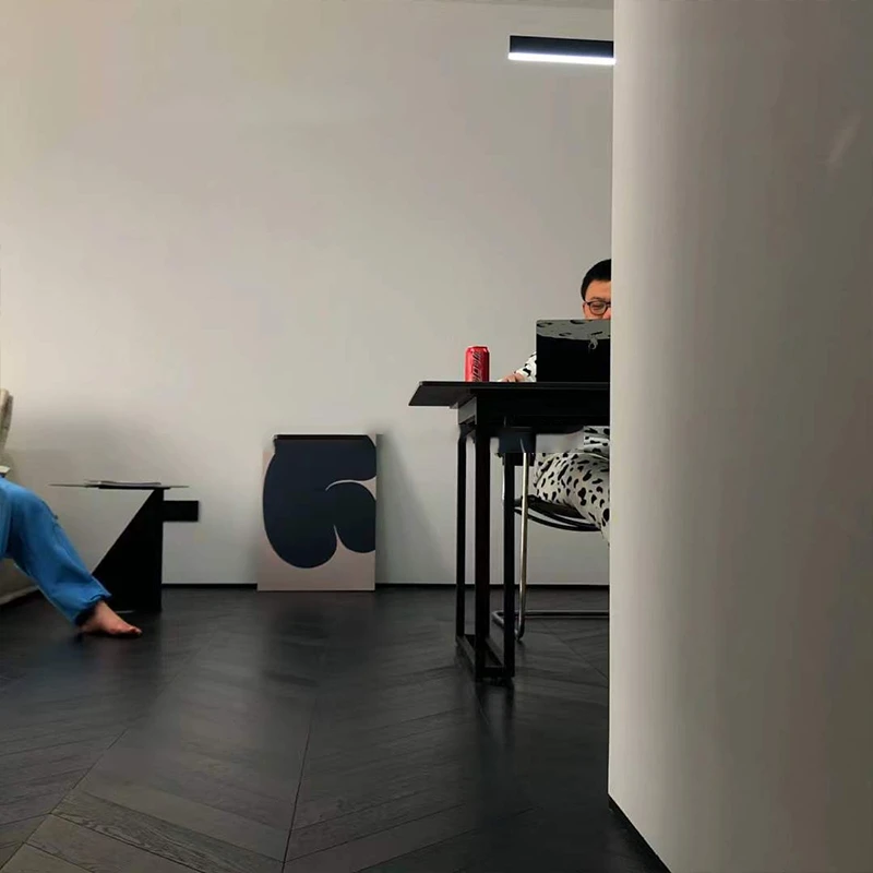 Pure Black Oak Multi-layer Solid Wood Composite Flooring Hotel Office Light Luxury Floor 15mm Oak Engineering Wood Flooring