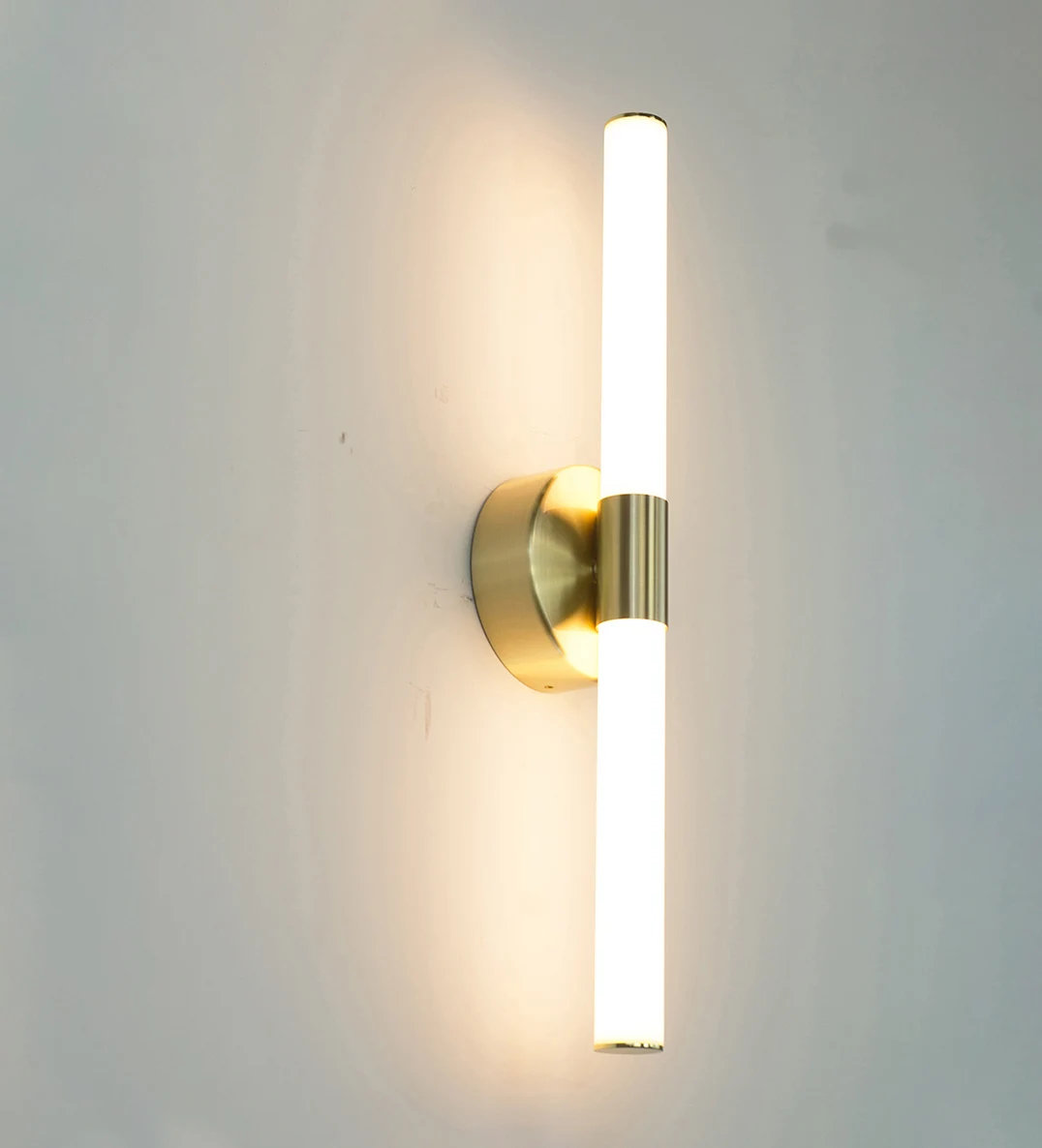 
Modern Design Multi Size Acrylic Golden Finish Up and Down LED Wall Light Fixture for Hotel Corridor Bedroom 