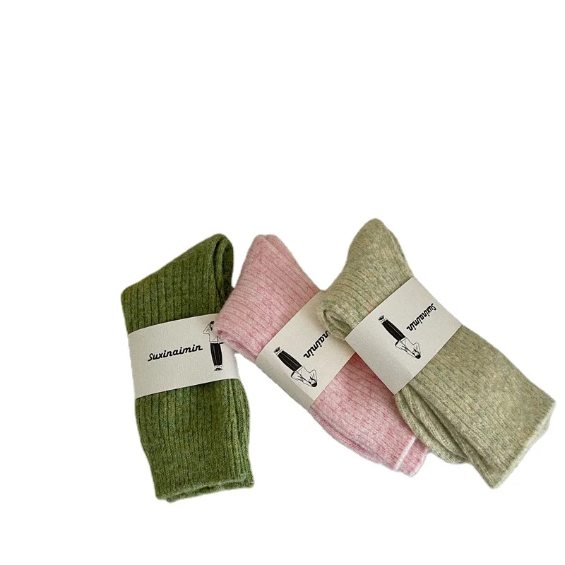 Xianghui  Custom logo warm wool knitted cashmere crew plain color wool socks for women with packaging