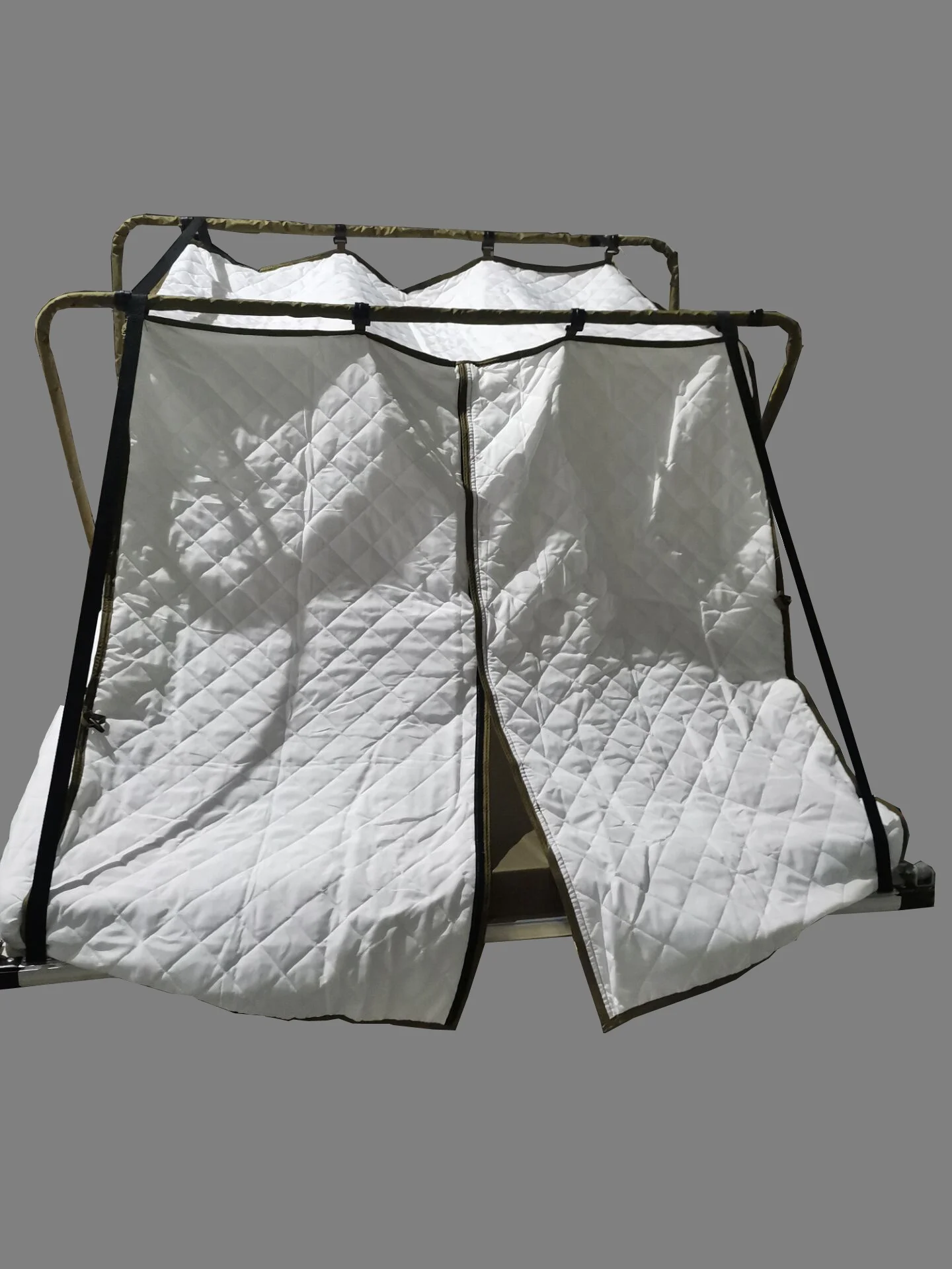 
convinent to use roof top tent 4X4 roof insulation tent for car keep warn 