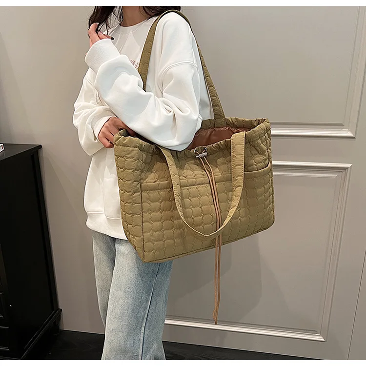 Large Carryall Puffy Cotton Shoulder Bag Lightweight Oversize Quilted Puffer Travel Tote Padded Cotton Drawstring Puffer Bag