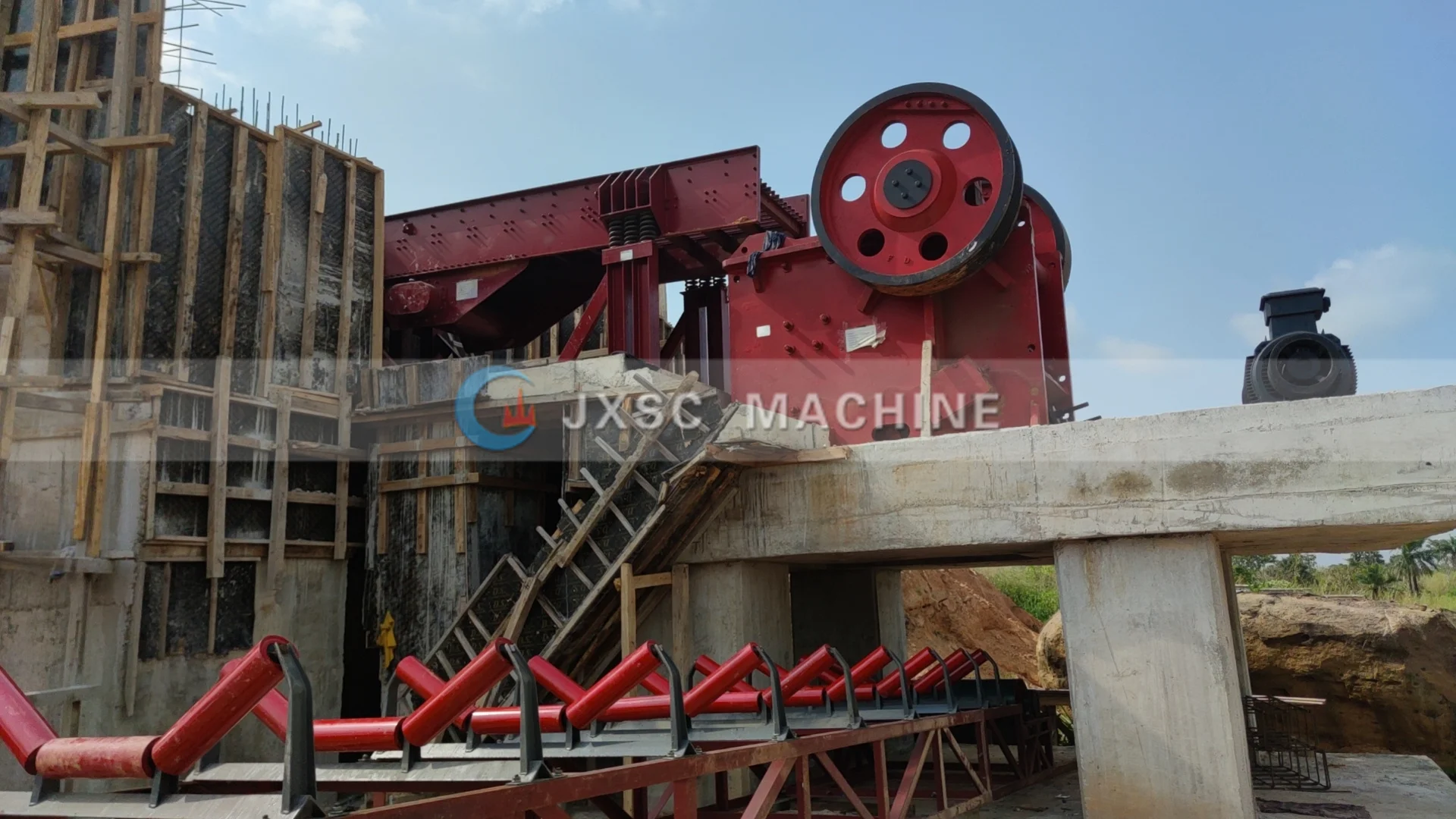 Nigeria Warehouse Stock Stone Crushing Screening Stone Crusher Plant Machinery 50T/H Sand Stone Crusher Plant