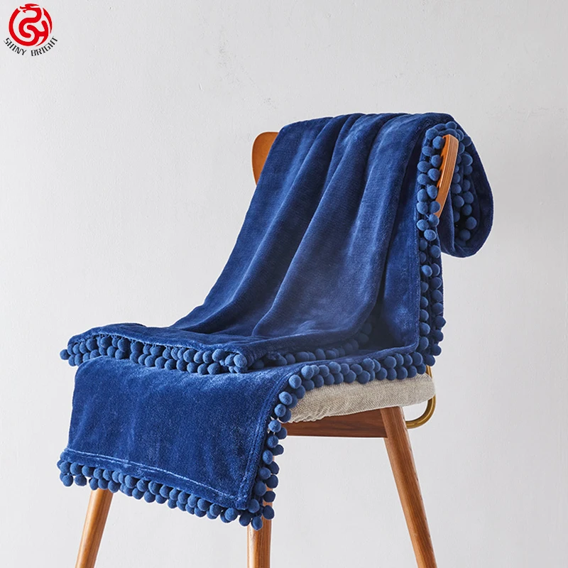 Free Sample Custom Soft 100% Polyester Coral Flannel Fleece Travel Blanket Minky Plush Quality Throw Blanket For Winter