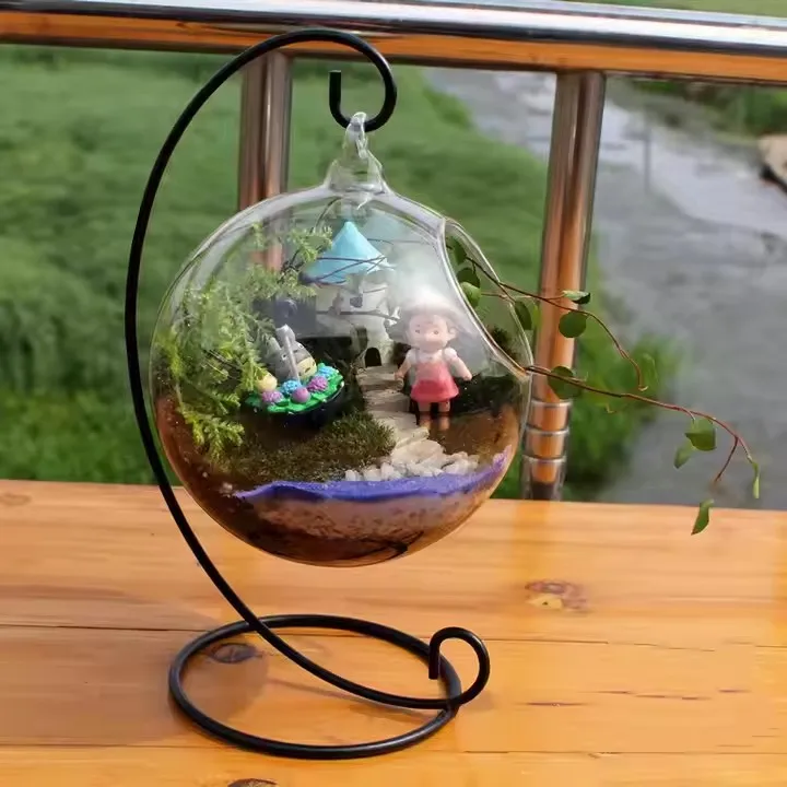 Decorative Small Glass Vase Creative Fish Tank Aquarium Fish Bowl with Heart Iron Holder