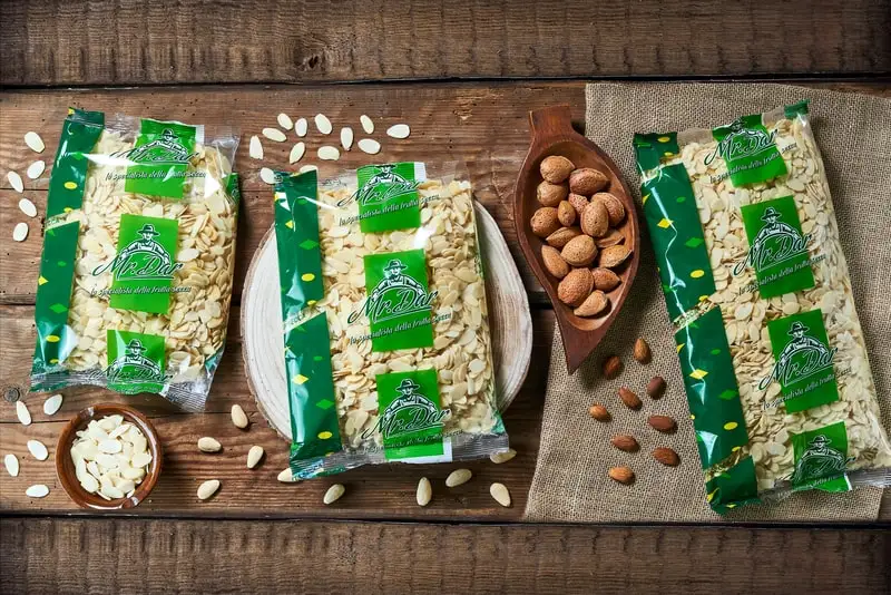 Fresh almonds nuts new style sliced blanched almonds ready to sell 3 kg in vacuum bag