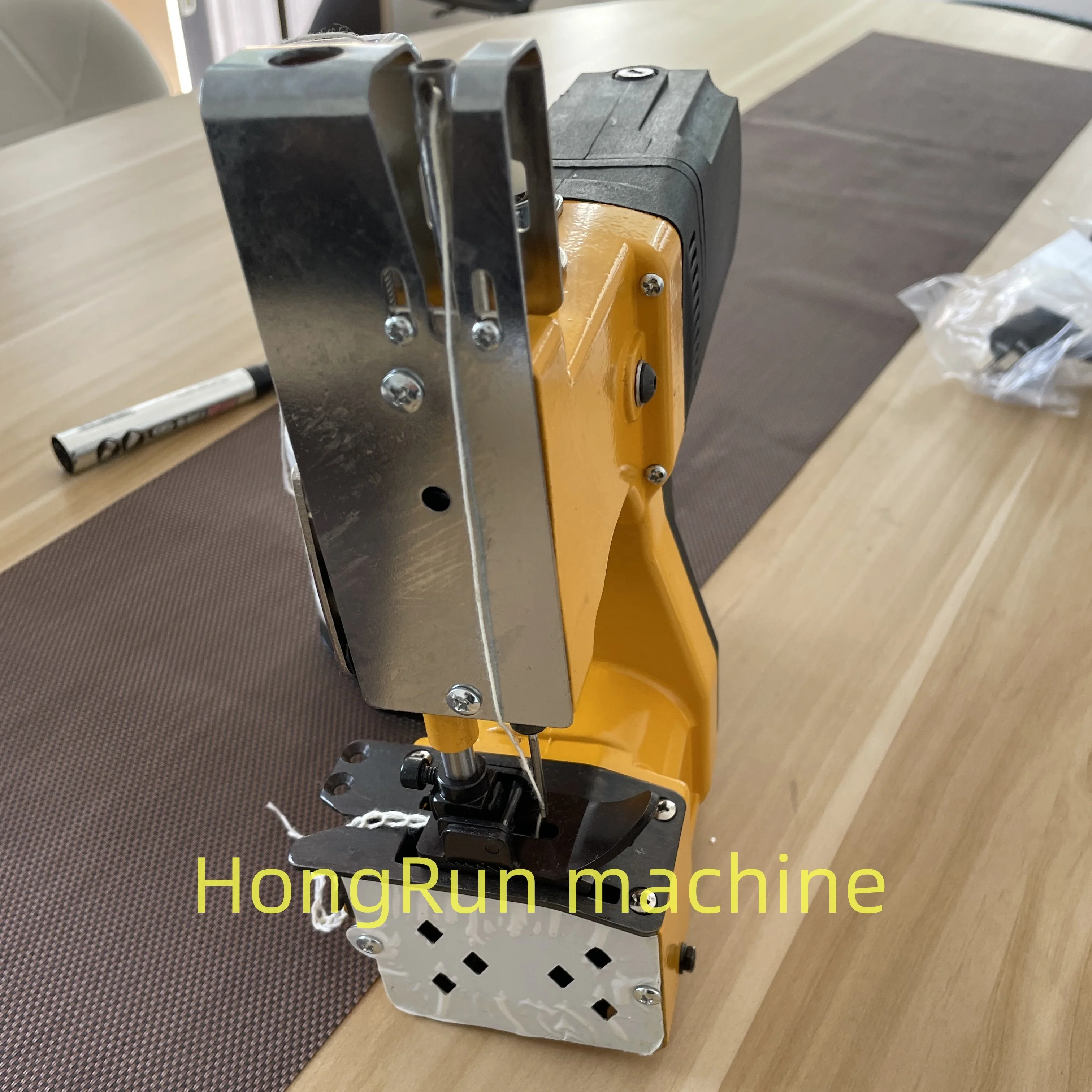 Industrial easy to operate multi-functional Portable Miniaturization Bag closer sewing closer double stitch