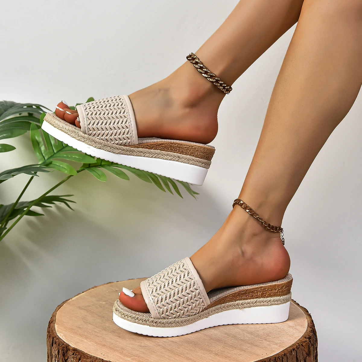 Women Natural Bamboo Rattan Summer Comfort Slippers Women Indoor Home Slippers Non-slip Slippers For Unisex