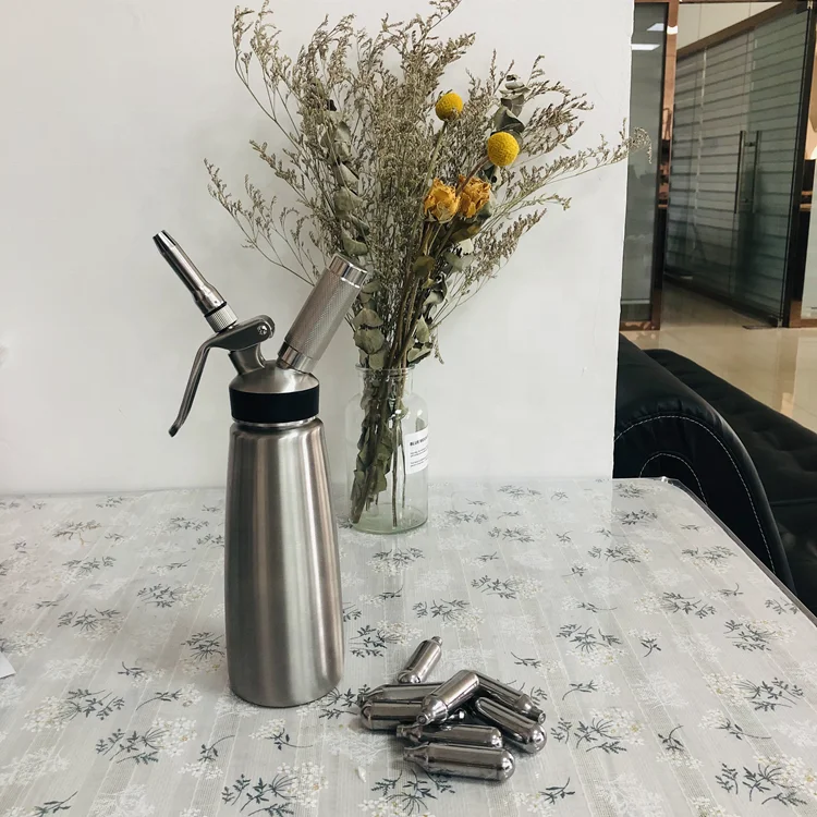 Chinese Factory OEM Customization 8g Whipper Deluxe Cream Charger N2O Laughing Gas Wholesale Price from China Local