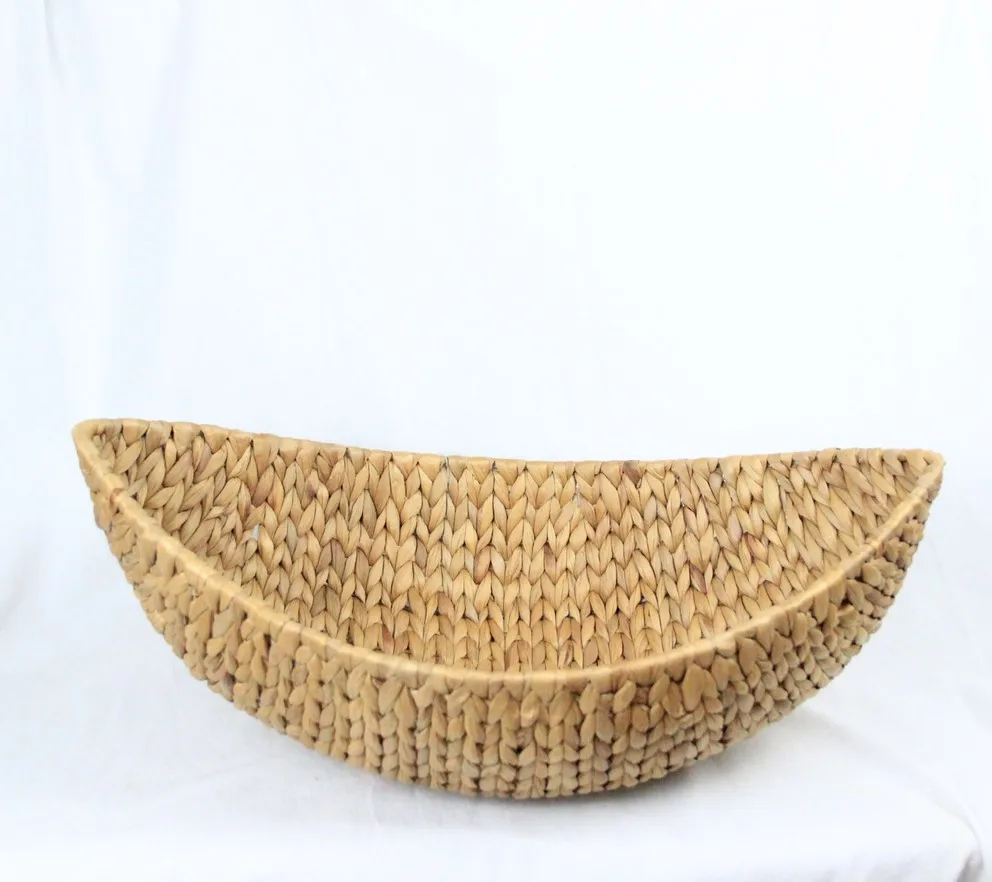 Hand woven water hyacinth leaf shaped serving trays straw trays home decorations new style kitchen accessories