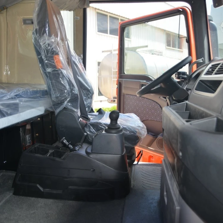 Wide Range Of Applications Sinotruk Howo Diesel New 6*4 Tractor Truck Original Transmission For Heavy Cargo Transport