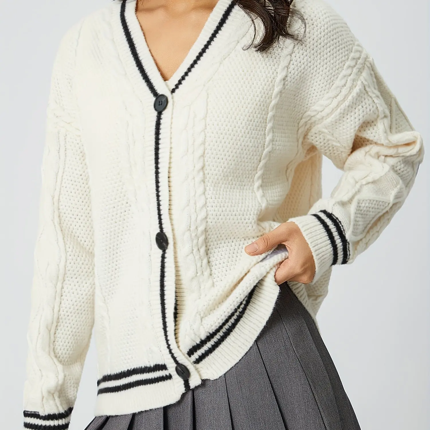 Liu Ming Latest 2025 Hot Selling Autumn Y2k Fashion Buttons Up Cardigans Tops Embroidered Knitted Sweater For Women