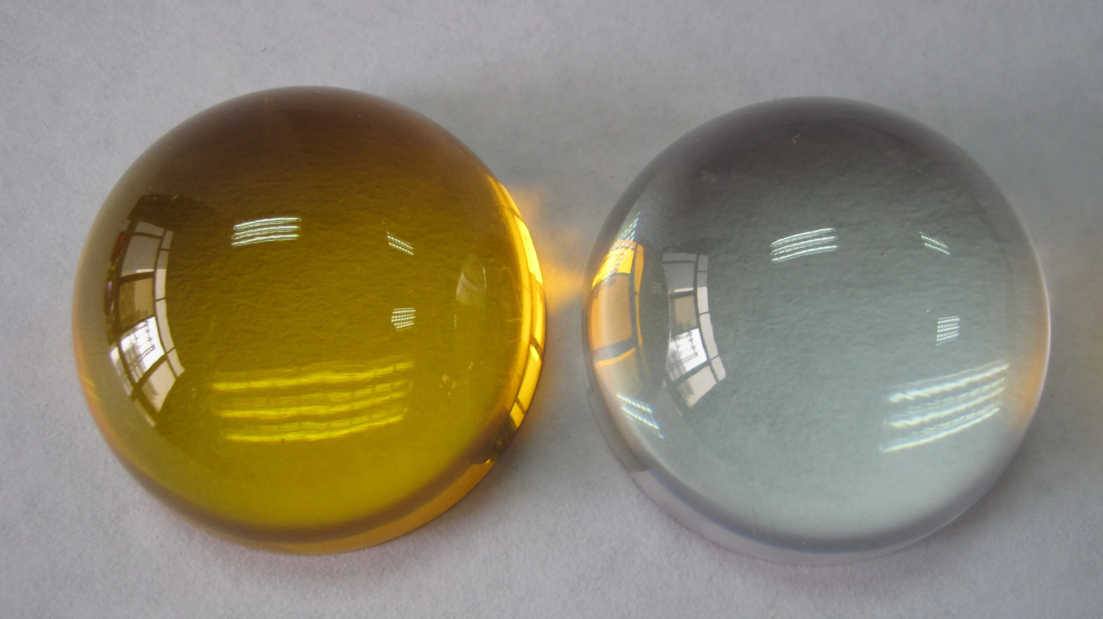 Bespoke Made Acrylic Colorful Half Ball Plastic Resin Ornament for Party Christmas Wedding High Polished Solid Spheres