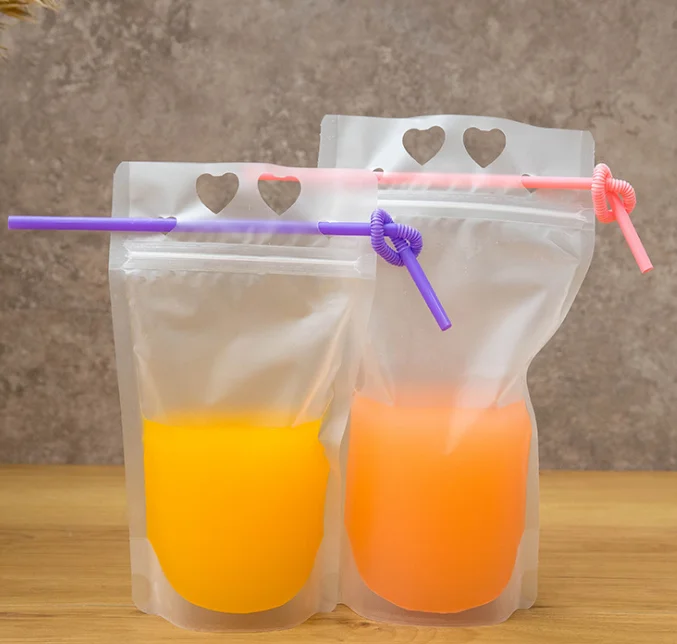 Portable takeaway plastic beverage packing bag stand up drink container drink pouches with straw hole
