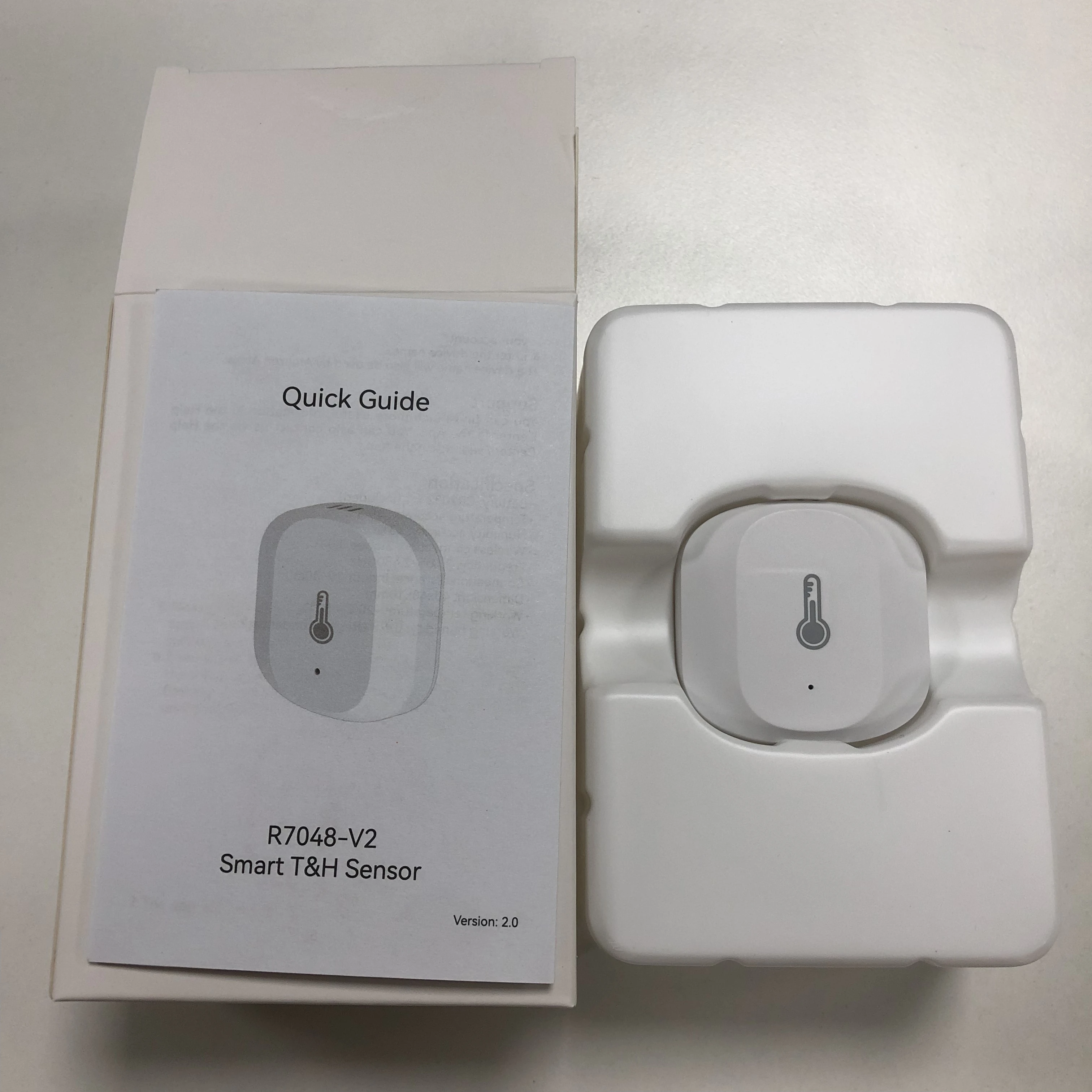 White Zigbee 3.0 Indoor WIFI Certificated Temperature and Humidity sensor