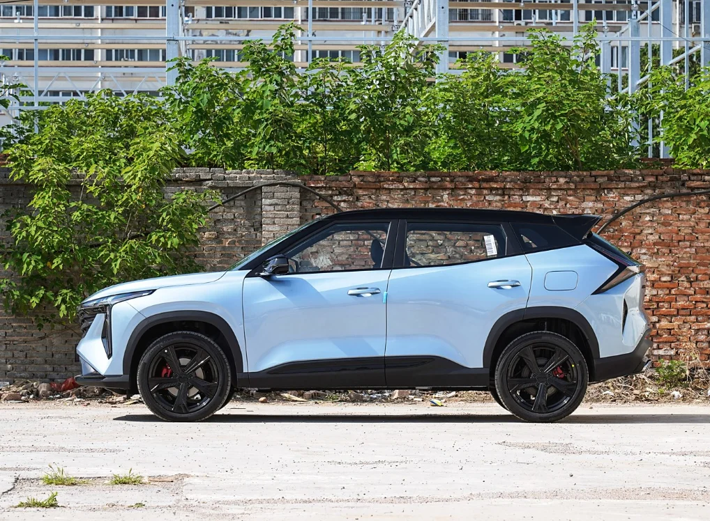 Family Electric Vehicle 2024 Geely Boyue Hybrid SUV