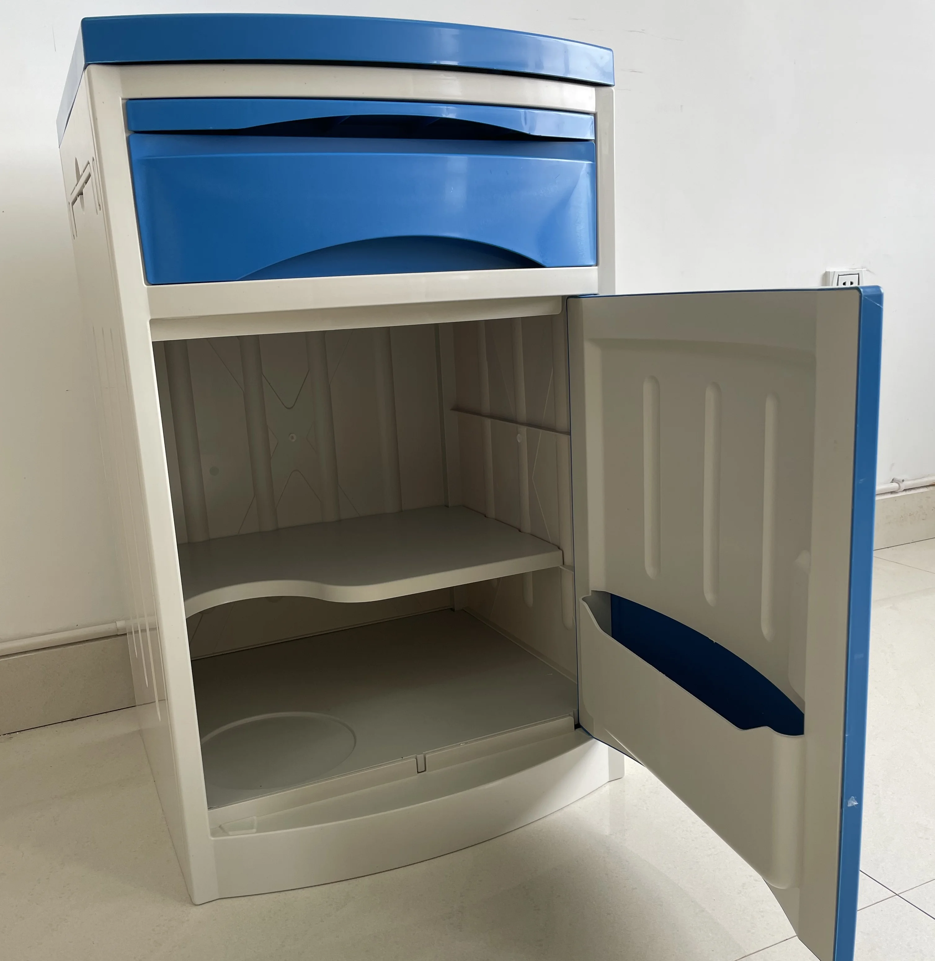2024 Factory Direct ABS Medical Bedside Cabinets Plastic Medical Lockers Trending Products