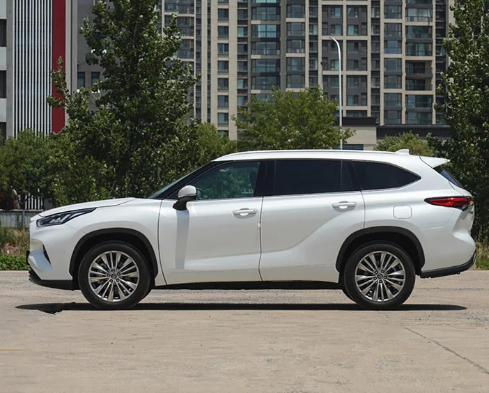 Toyo-ta Highlander Hybrid Platinum AWD SUV New Gasoline Car Dark Interior with Panoramic Sunroof