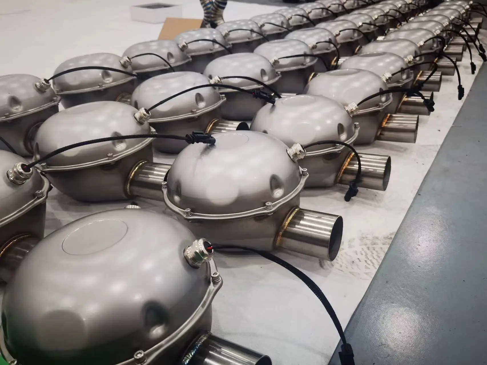 Universal Electric with remote control Muffler System Exhaust Speaker Sound Booster