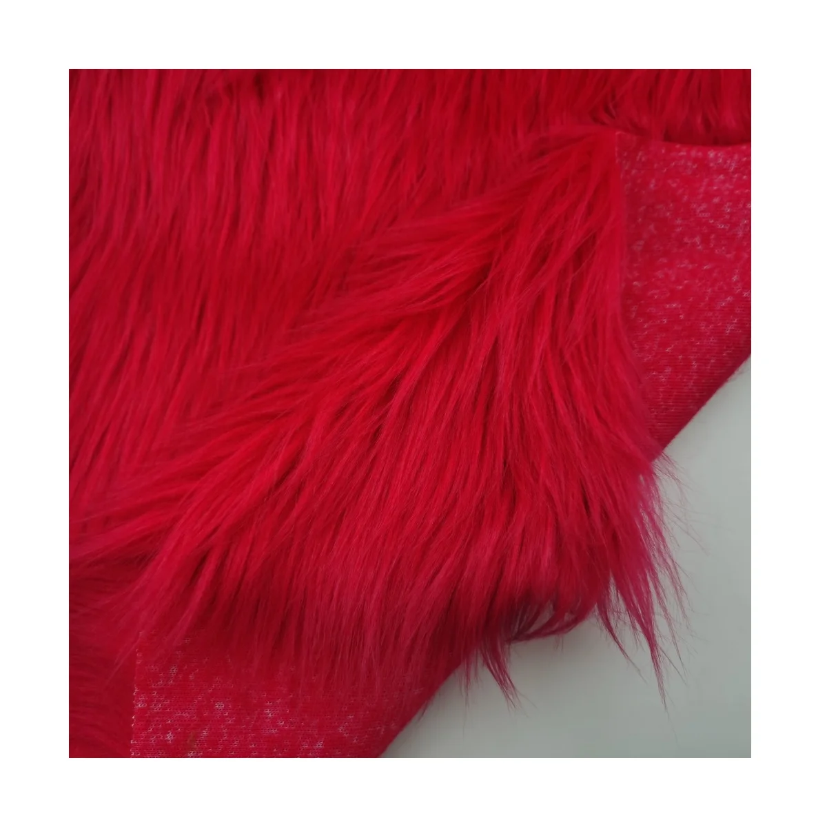 Factory Wholesale Solid Falling Water Hair High Pile Faux Fur Fabric for Garment/ Home Textile/ Toys