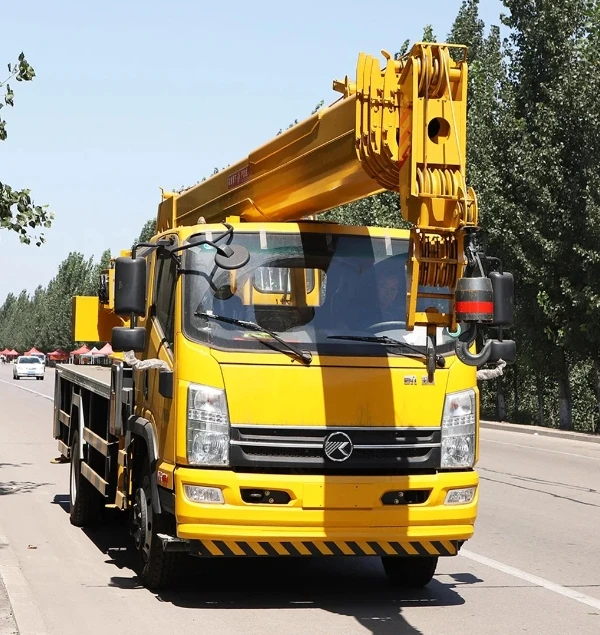 Truck Loading Crane Truck with Crane with low price