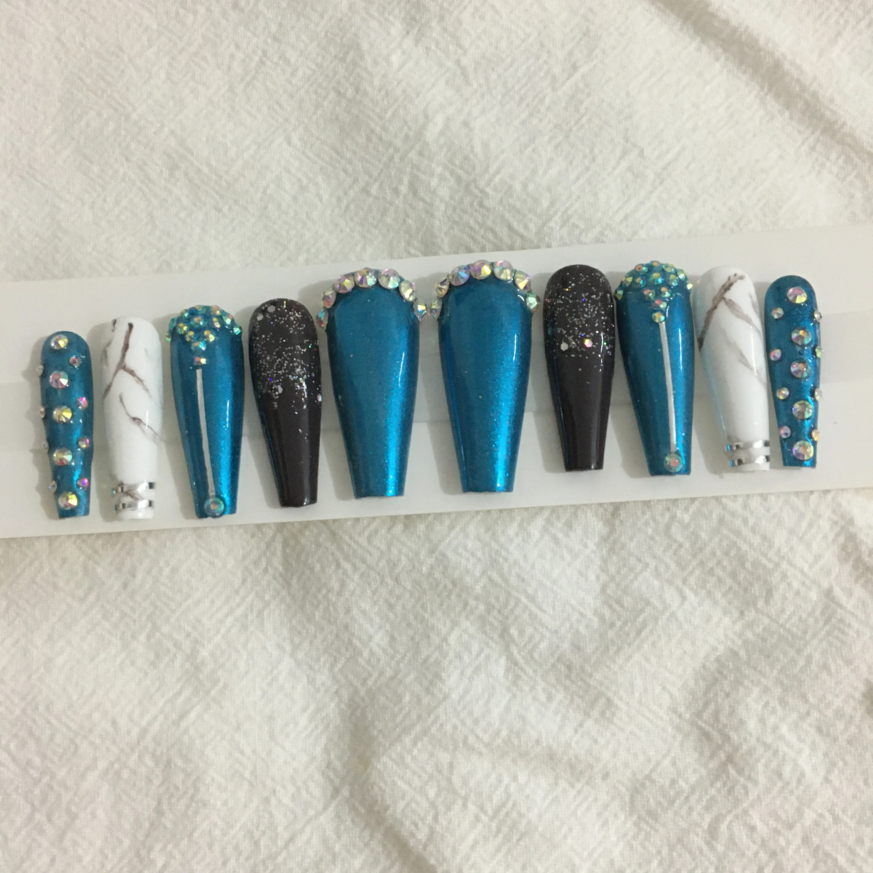 H-141 каждого изменения новый дизайн оптовая продажа сделанные вручную ногти логотип бренда на заказ нажмите на акриловые накладные ногти