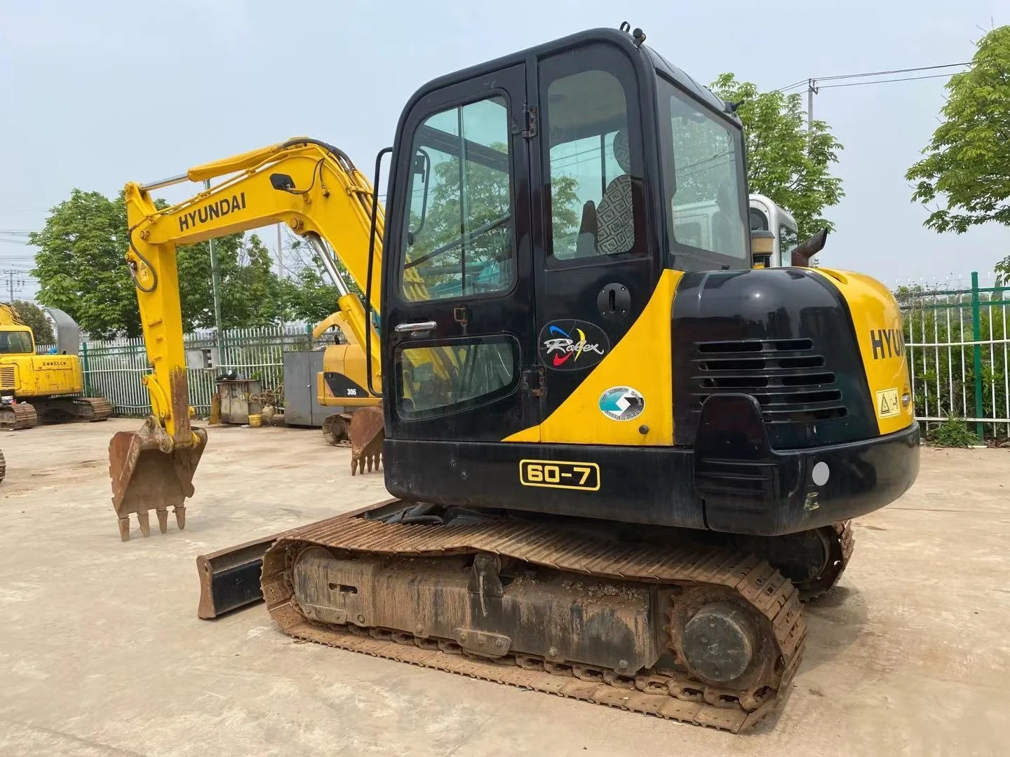 
Original used HyundaI hydraulic excavator R60-7 for cheap sale.used digger Hyundai R60 R80 R110 