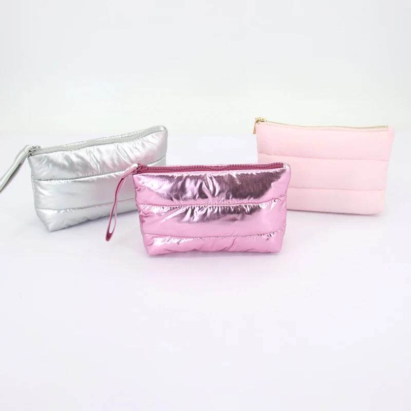 Custom Makeup Bag Nylon Cloud Travel Makeup Bag Holographic Puffy Cosmetic Bag