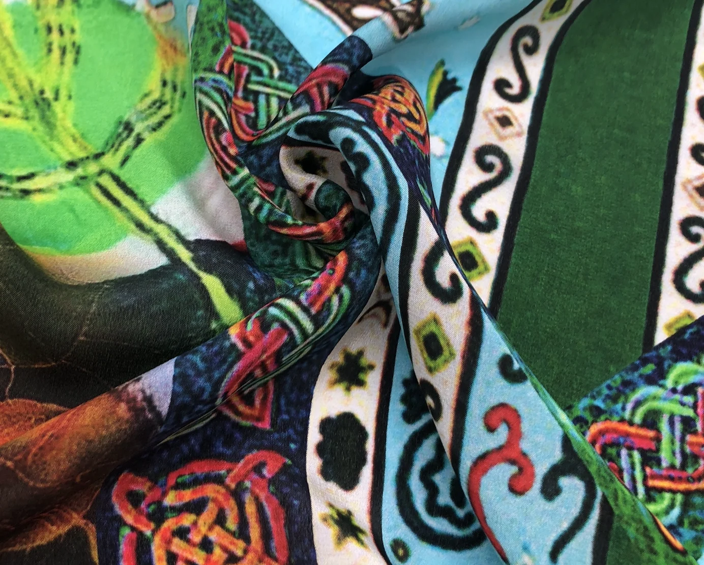 
SILK FABRIC 100%SILK WEIGHT 85GSM WIDTH 44