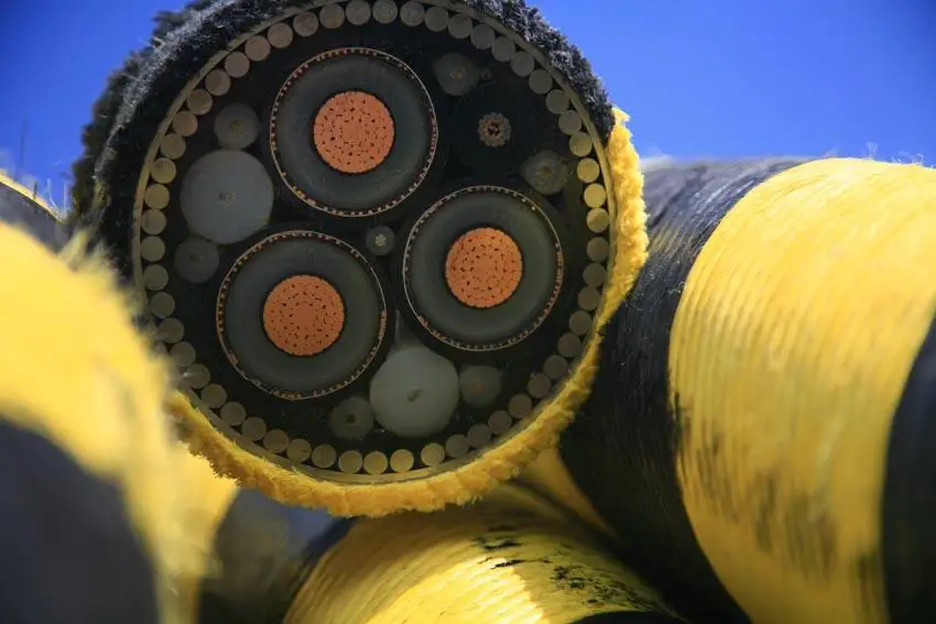 Hot Selling Dia. 3.15 mm Zinc Coated Iron Wire for Armoring Underground / Undersea Cable