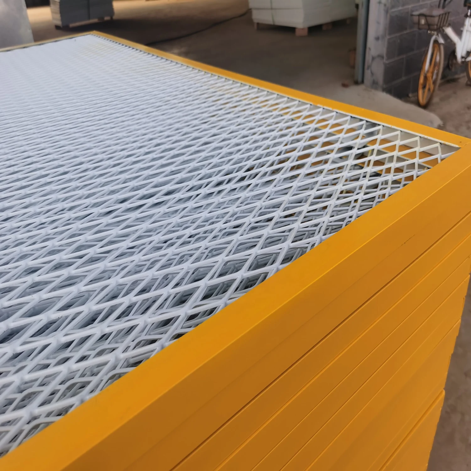 High Quality Powder Coated Expanded Stretch Metal Suspended Mesh Ceiling Panels