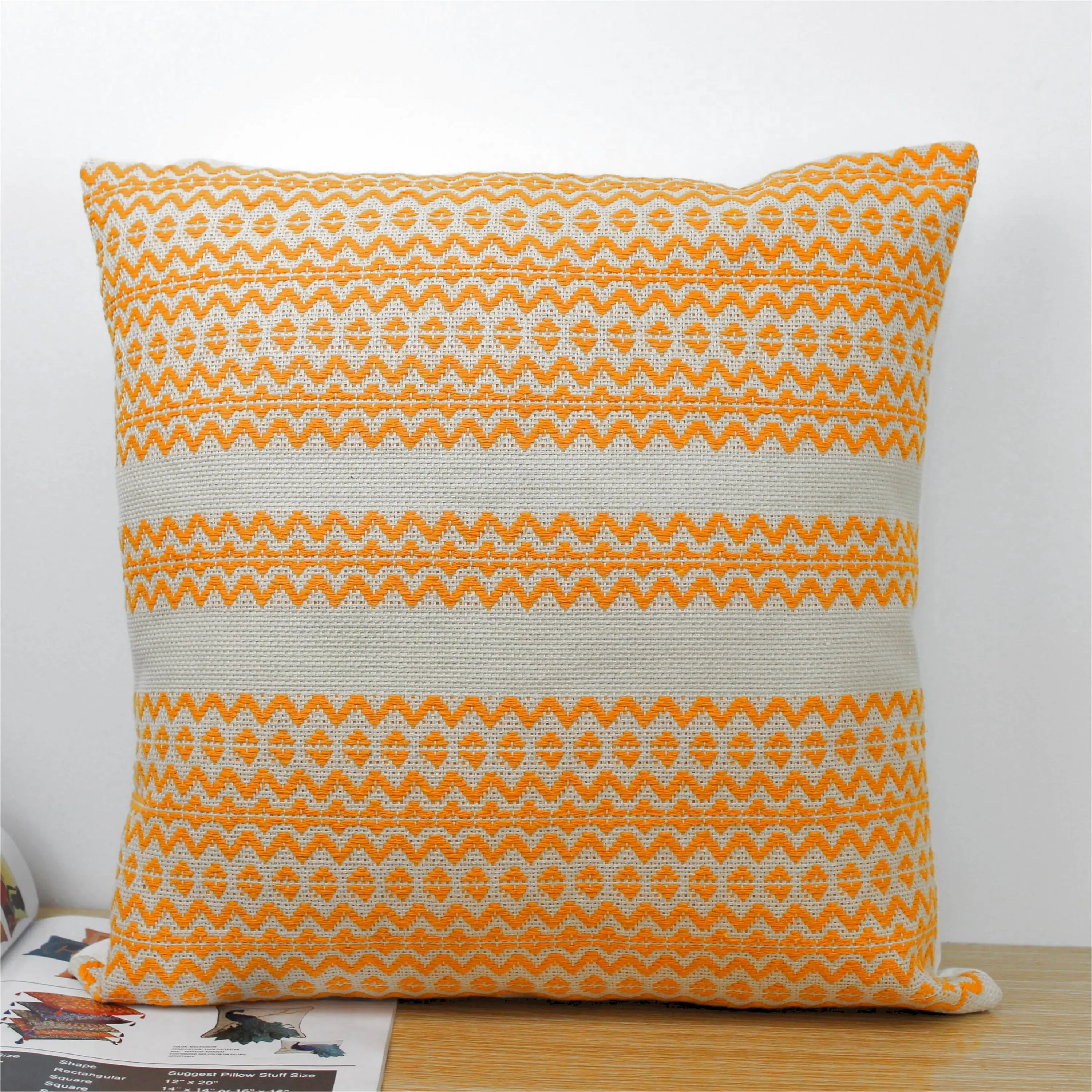 Декоративная подушка для диванной подушки