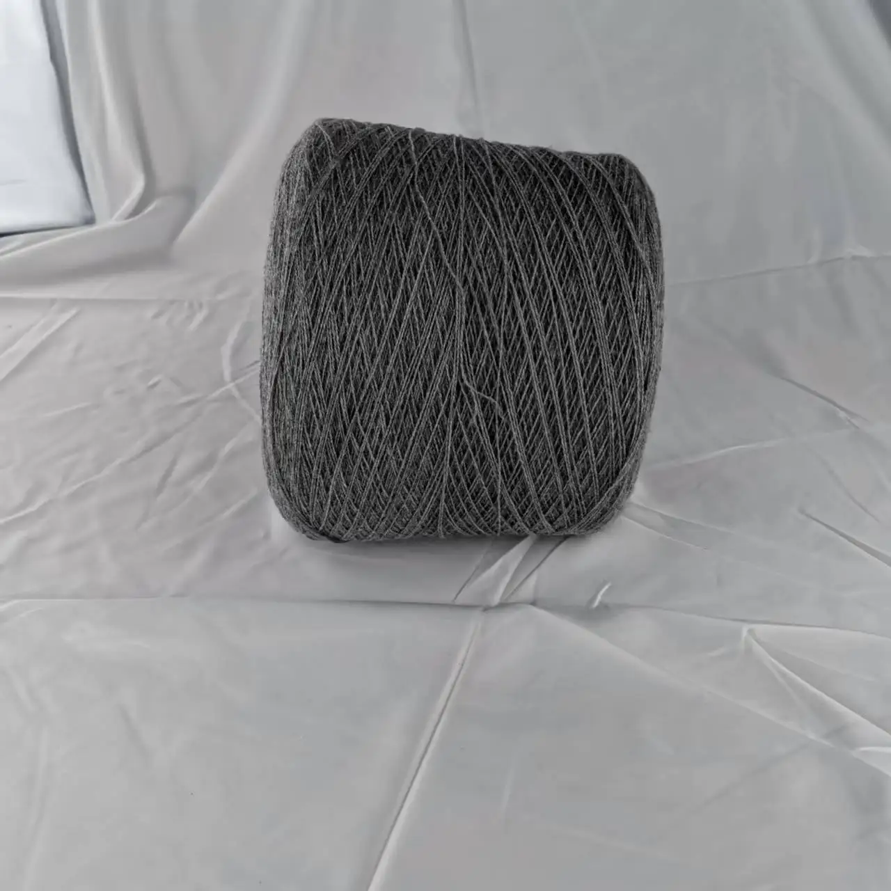 Wholesale Yarn 100 Bulk Acrylic Fiber Color Spinning Flower Grey Expanded 28NM/2 Acrylic Thread