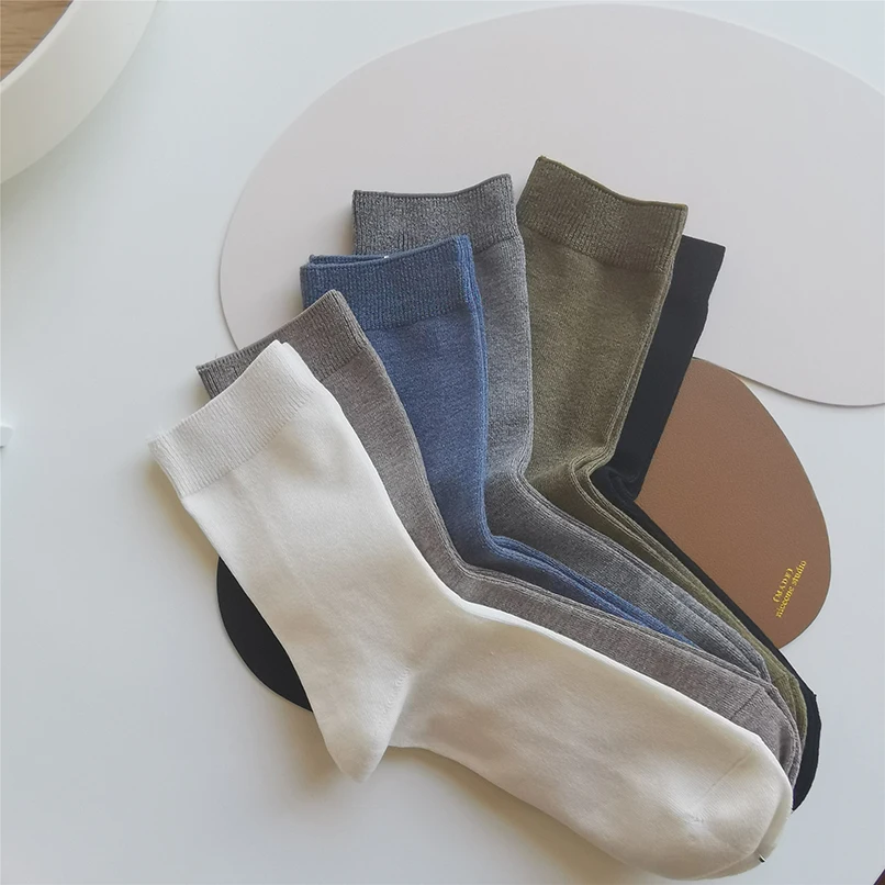 Wholesale Low MOQ Custom Logo Designers Socks for Men Business White Dressing Fashionable Luxury 100% Organic Long Cotton Winter