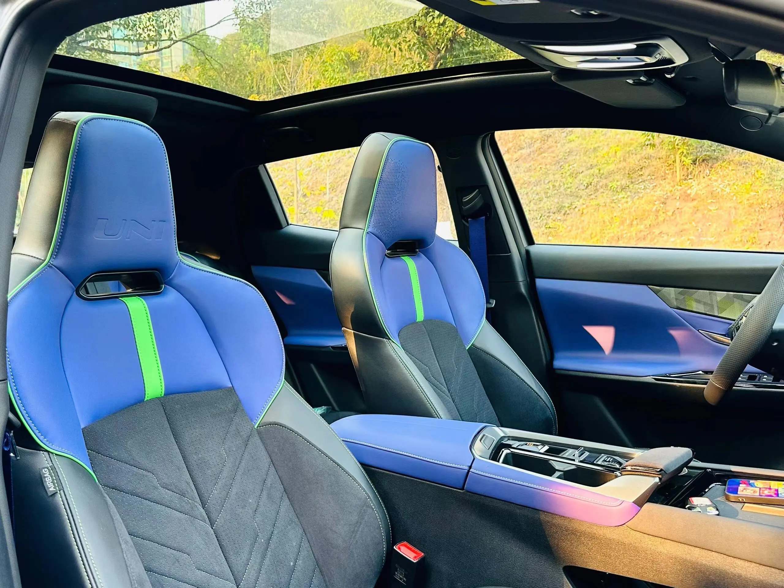Uni-t 1 5 T Changan спортивный роскошный флагманский бензин мест внедорожник Uni Новый б/у в наличии