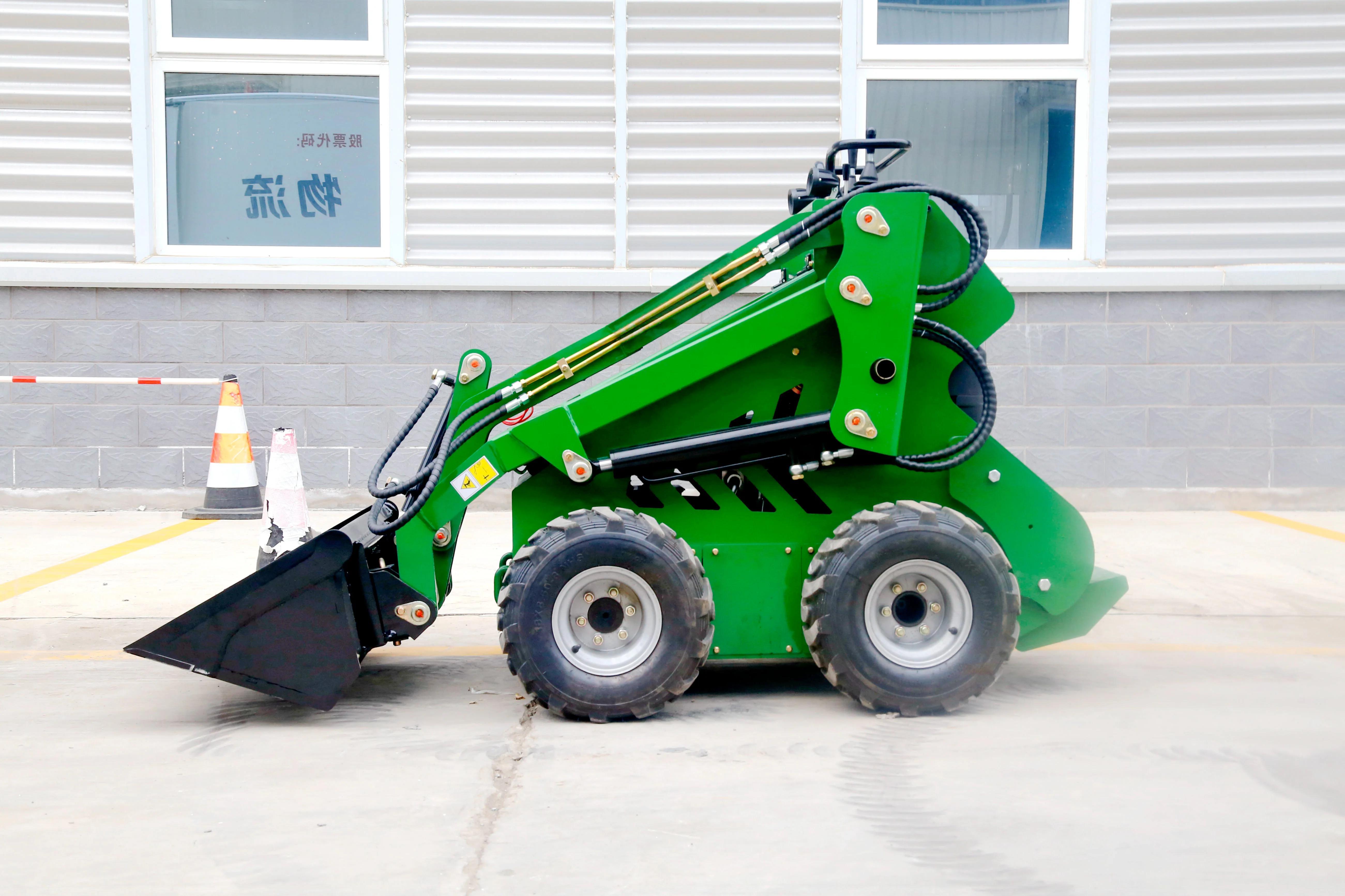 Factory Direct High Quality Mini skid steer loader for imported engine forestry machinery small loaders