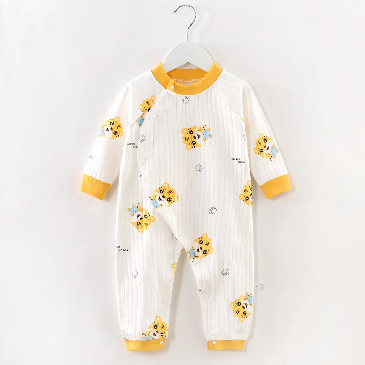 New baby onesie Spring and autumn cotton long sleeve cute super cute climbing clothes for men and women baby newborn clothes