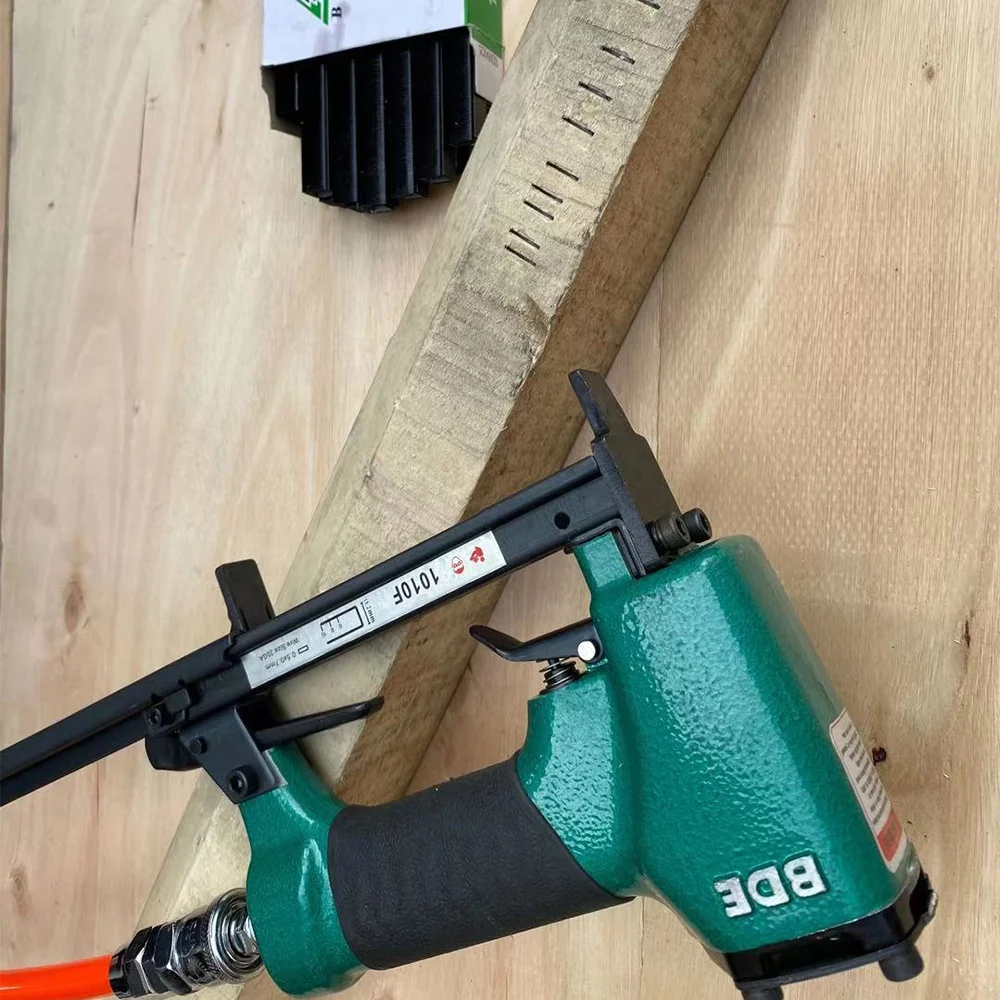 Hot selling Strong Strength Air Nail Guns Nail 20Ga wall framing steel nail guns stapler for wood nailer gun hot stapler