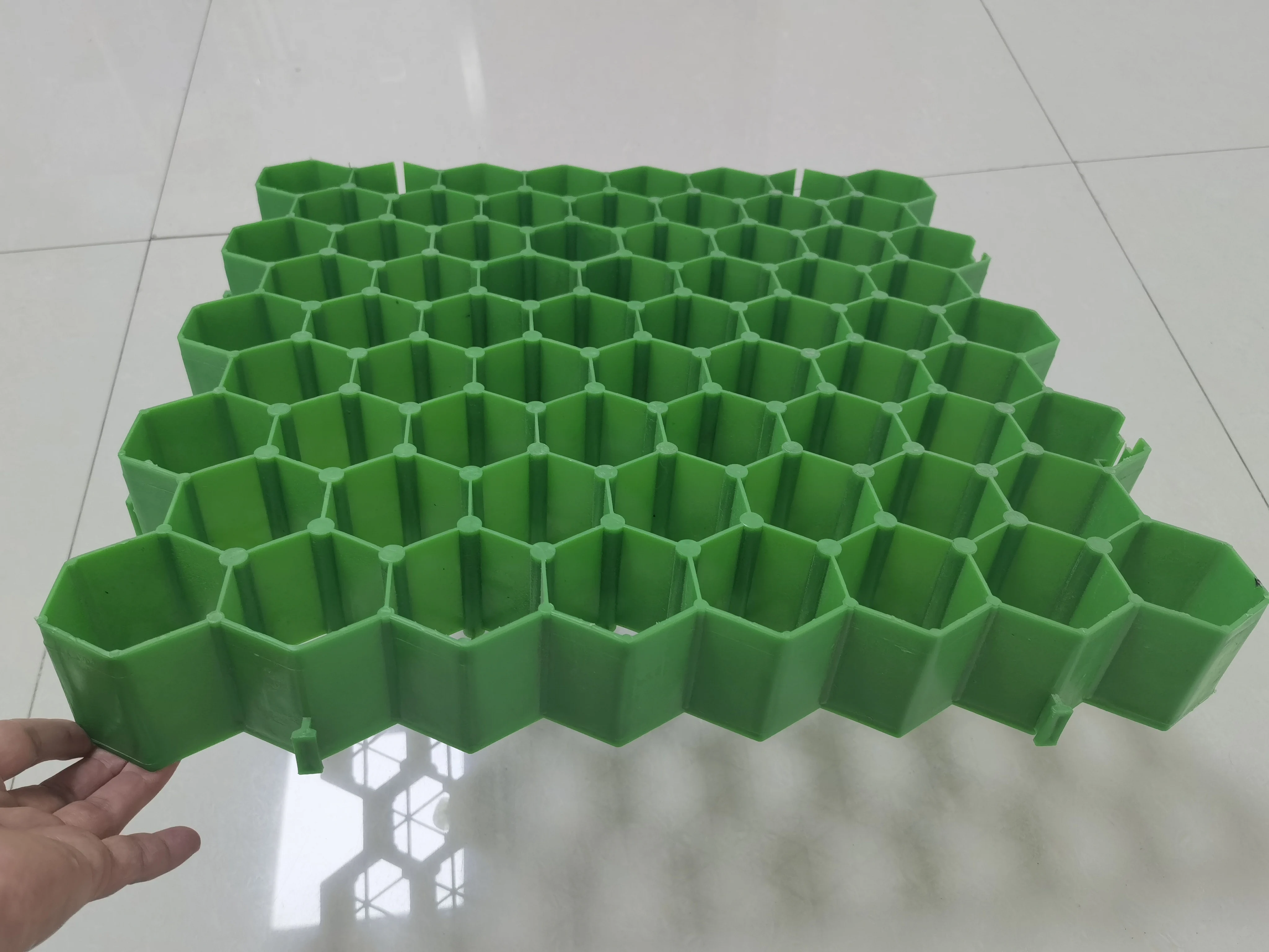 HDPE+PP Grass Lawn Grid Plastic Car Driveway Lawn Paving Reinforcement Planting Grass Paver Grid for driveway pavers