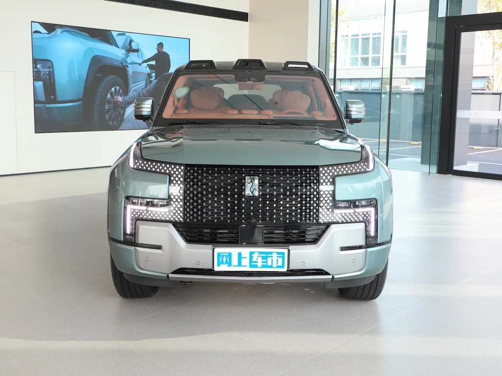 2024 BYD Yangwang U8 роскошный гибридный внедорожник в наличии распродажа 5 мест 1197Hp полный привод электрический Новый энергетический автомобиль