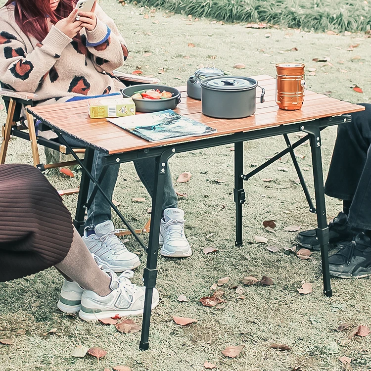 Factory Price Wood Foldable Table Camping Portable Adjustable Picnic Outdoor Durable Roll Top Up Folding Table With Light