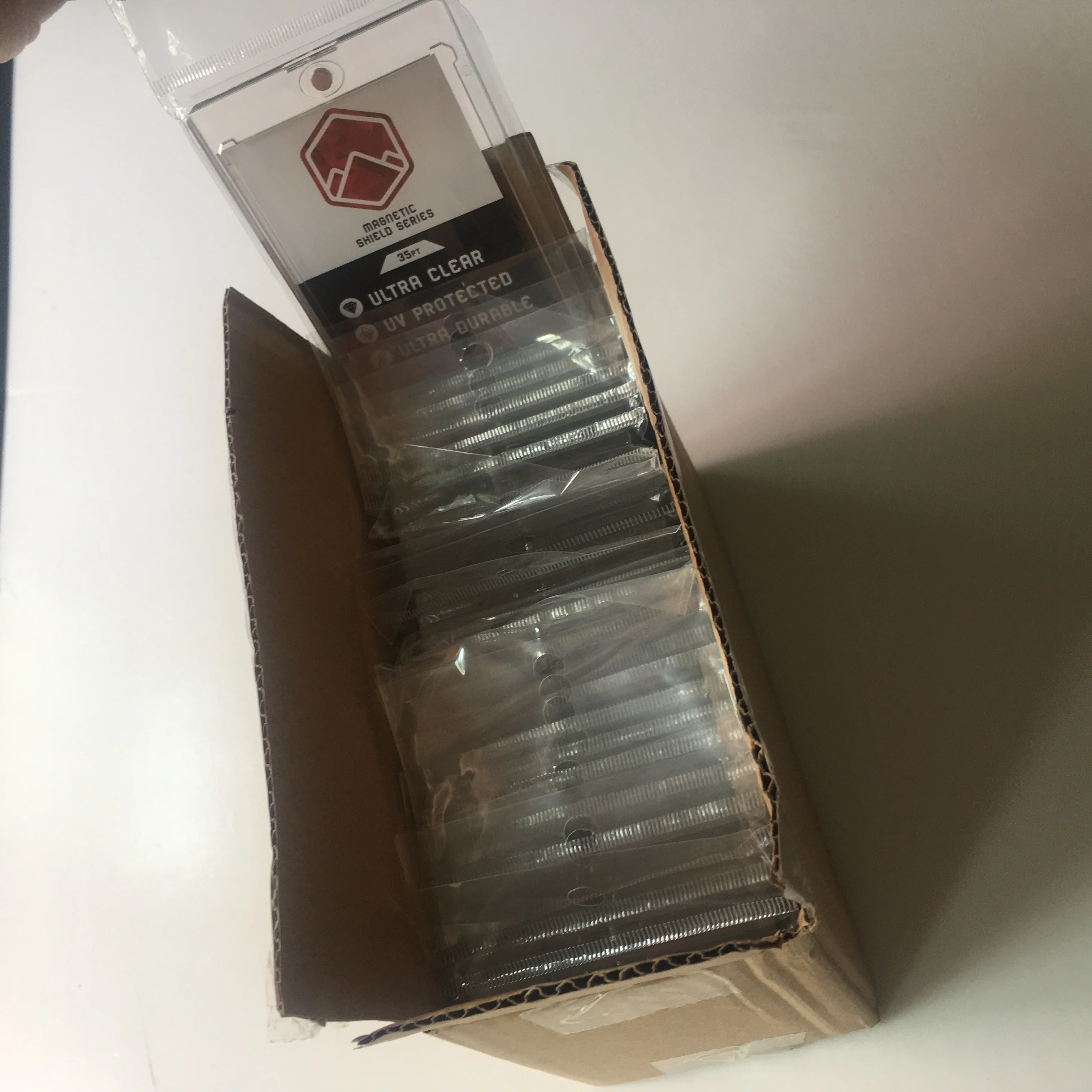 Durable 35Pt Uv Protection One Touch Magnetic Transparent Id Name Trading Business Card Case Holder