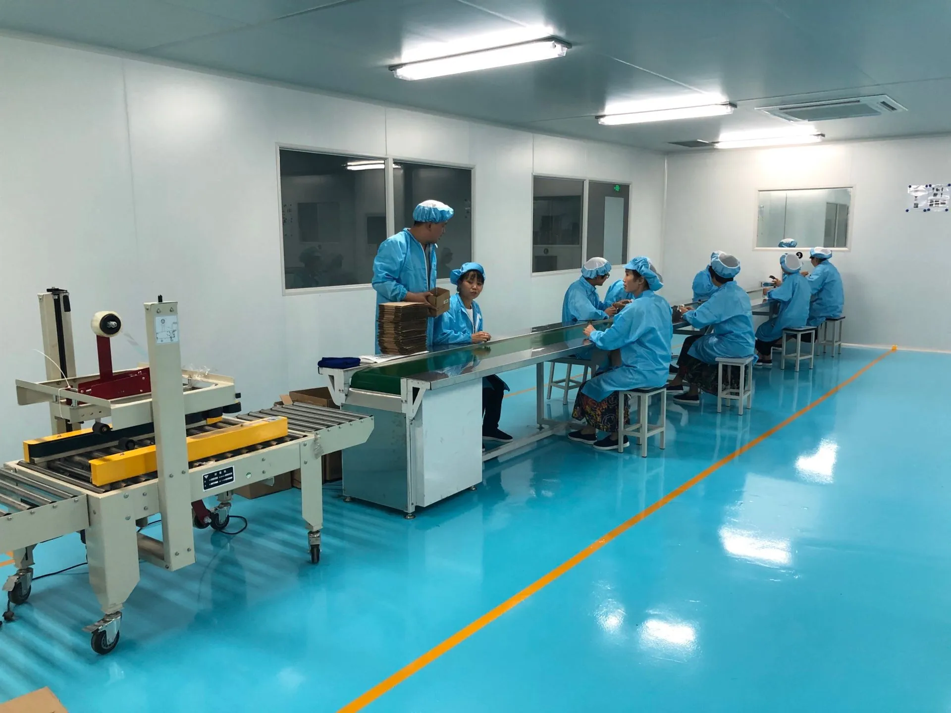 Wholesale lipbalm container natural long-lasting nourishing lip balm