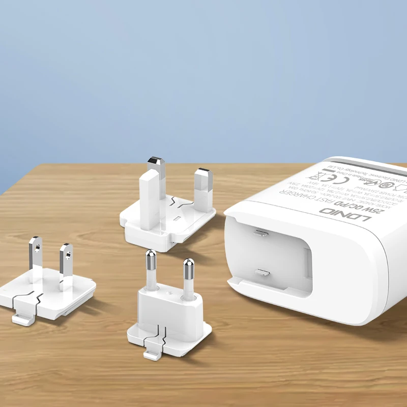 LDNIO New Type A2423C Hot Sale Wholesale Charger PD25W QC3.0 UK/US/AU  LED Lamp & Fast Charger